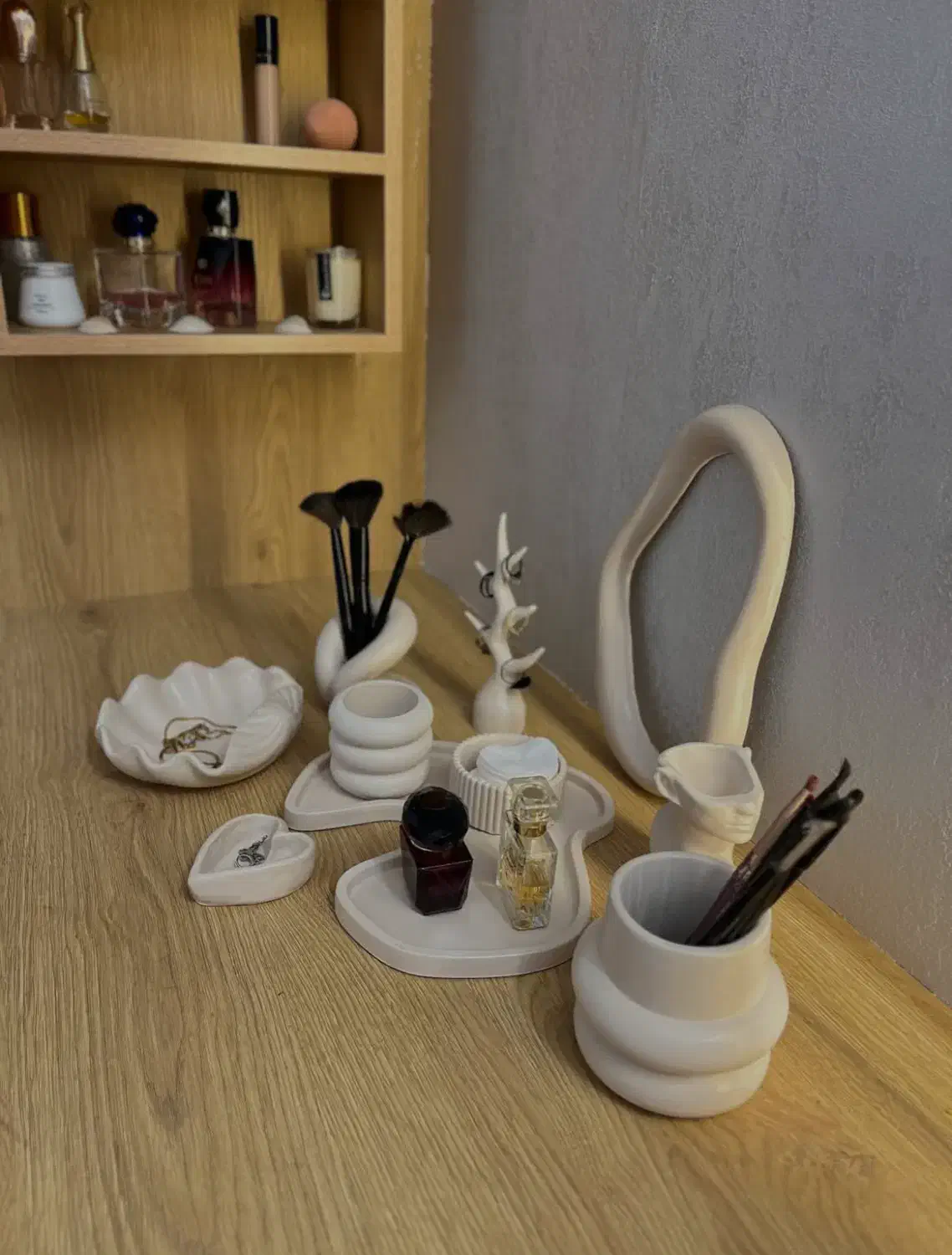 نظم دهنده آرایشی|آرایشگاه و سالنهای زیبایی|اردبیل, |دیوار