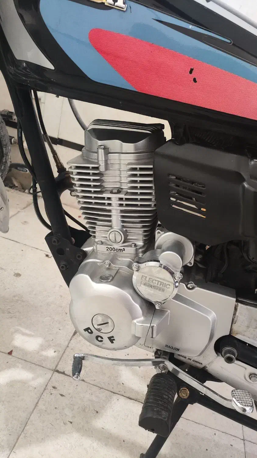 موتور 200 برمودا|موتورسیکلت|شیراز, کوشک میدان|دیوار