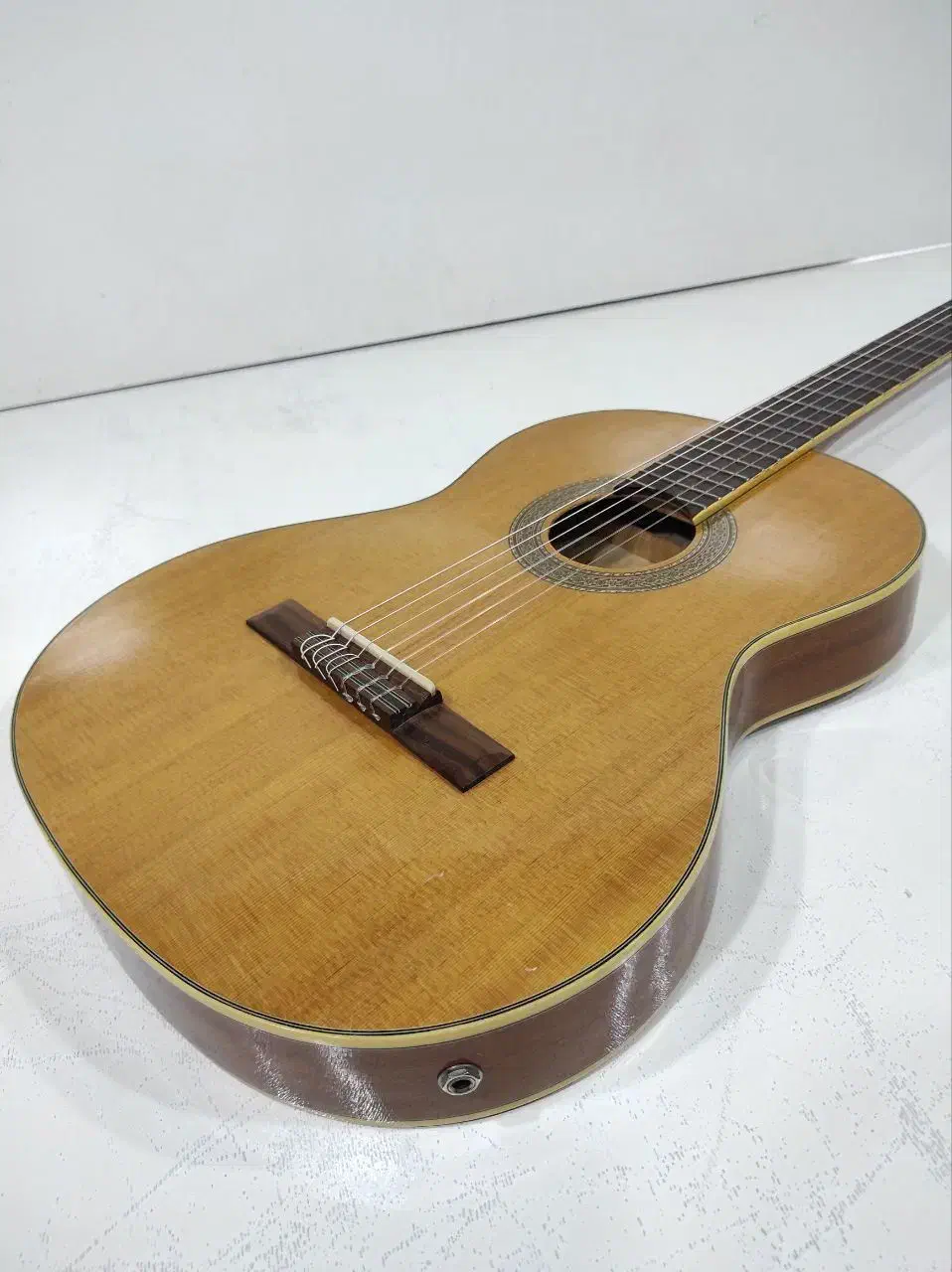 گیتار گیبسون کلاسیک تین بادی پیکاپدار|گیتار، بیس، امپلیفایر|تهران, استقلال|دیوار