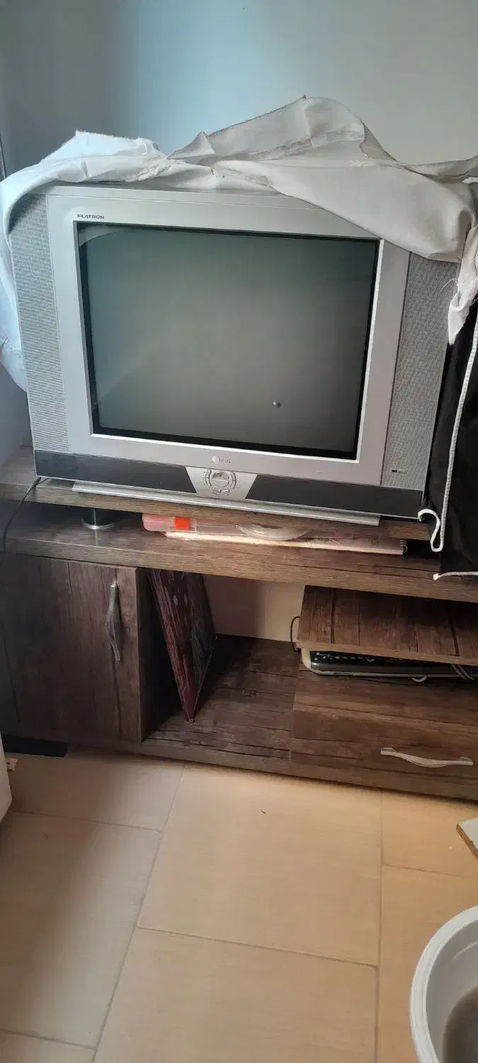 تلوزیون با میز mdf|تلویزیون و پروژکتور|رامسر, |دیوار