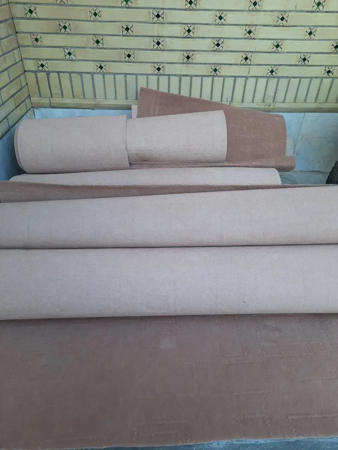 موکت.چراغ|موکت|نجف‌آباد, حومه نجف آباد|دیوار