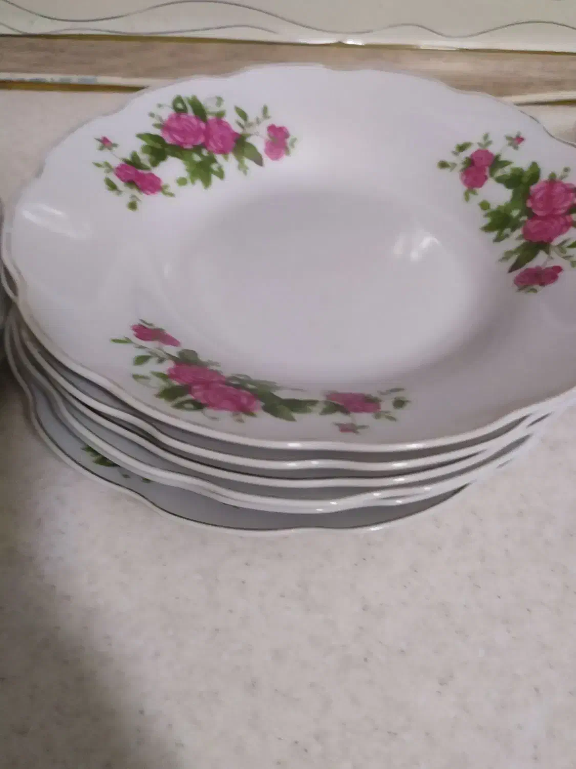 ظروف چینی گل سرخ|ظروف سرو و پذیرایی|بیرجند, |دیوار