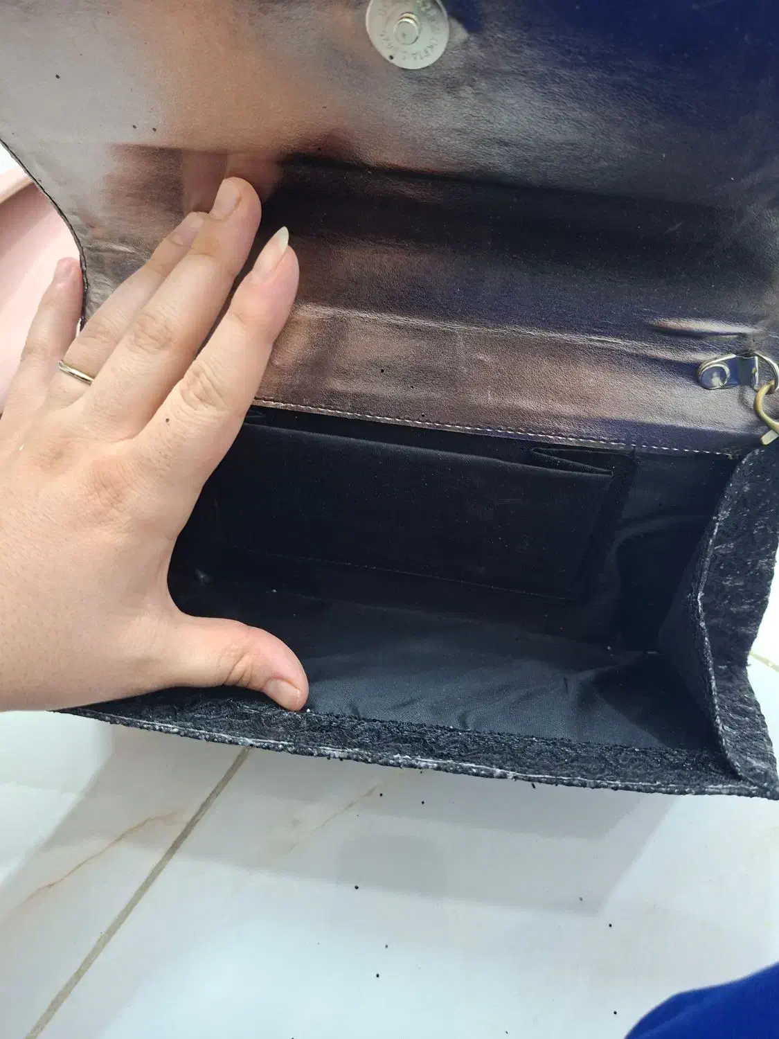 کیف و کفش|کیف، کفش، کمربند|اصفهان, رهنان|دیوار