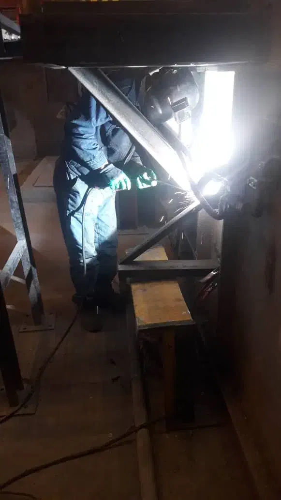 جوشکاری سیار و تاسیسات|خدمات پیشه و مهارت|فولادشهر, C4|دیوار