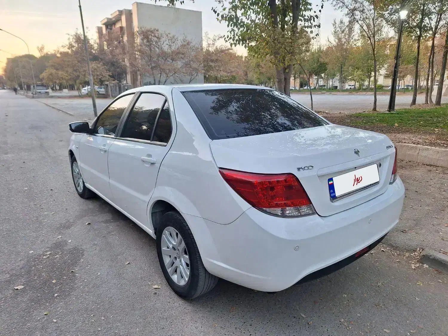 دنا مدل 98|خودرو سواری و وانت|لاران, |دیوار