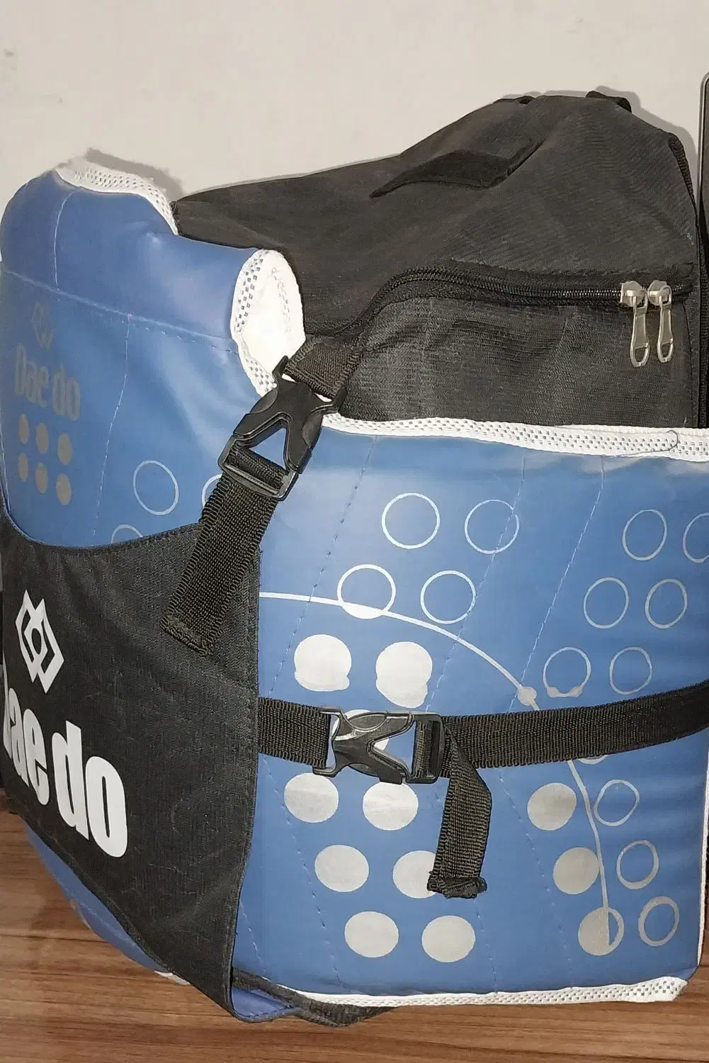 هوگو و لوازم کامل تکواندو + کفش (نو)|تجهیزات ورزشی|کاشان, فین کوچک|دیوار