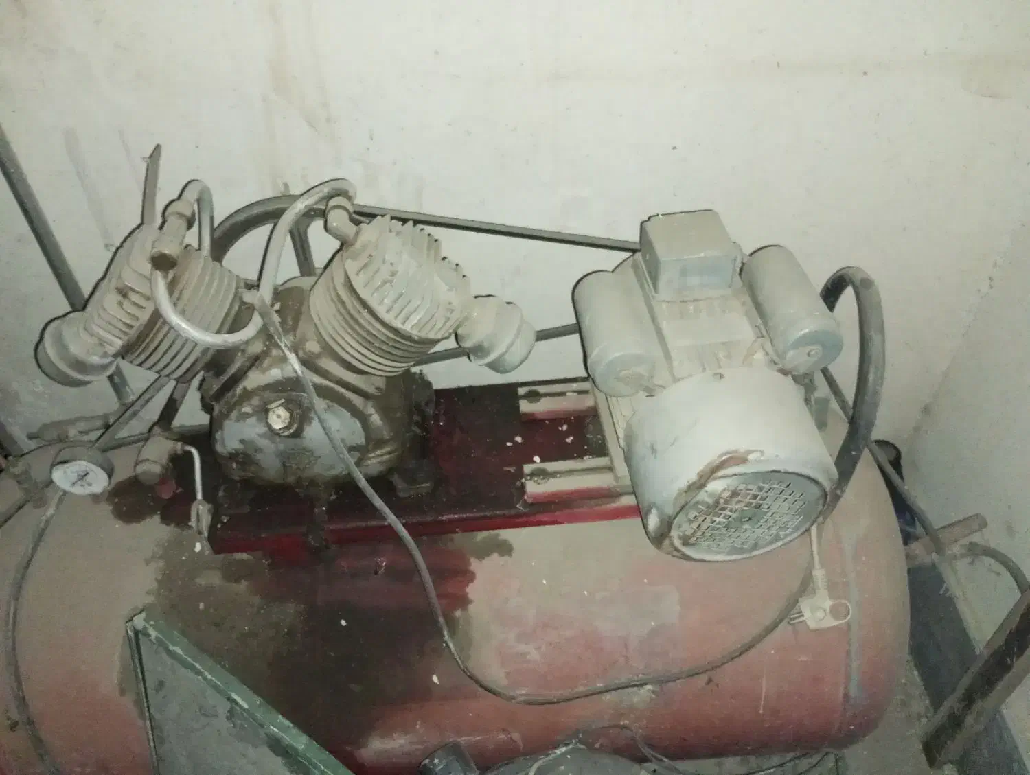 ک ا ر وا ش|لوازم نظافت|تربتحیدریه, رباط سفلی|دیوار