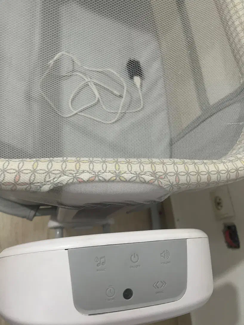 گهواره|اسباب و اثاث بچه|قشم, |دیوار