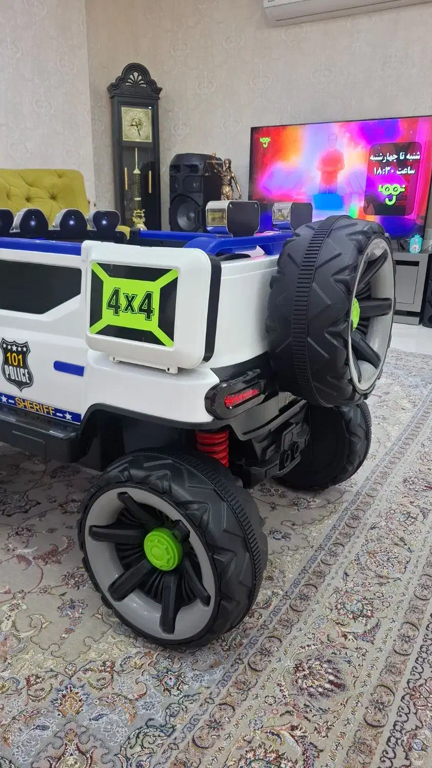 ماشین شارژی افرود در حد|اسباببازی|ری, سرتخت|دیوار