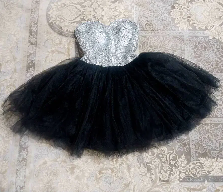 پیراهن عروسکی|لباس|قدس, شهرقدس|دیوار