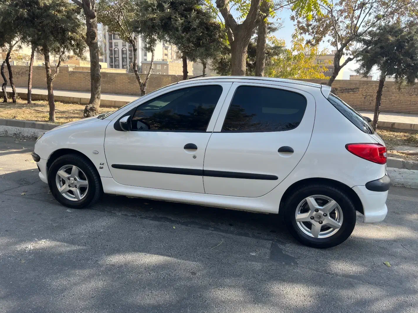 پژو ۲۰۶ تیپ ۵ مدل ۹۳|خودرو سواری و وانت|رودهن, |دیوار