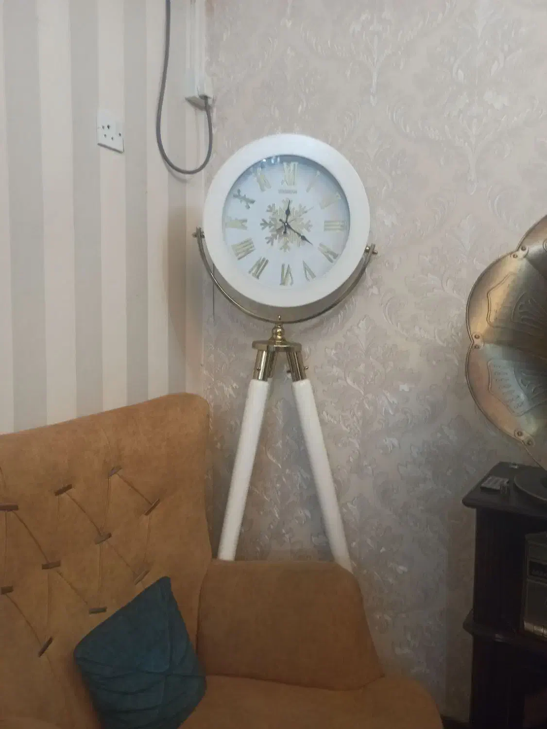 ساعت ایستاده اک اک نونو|ساعت دیواری و تزئینی|اهواز, زیتون کارمندی|دیوار