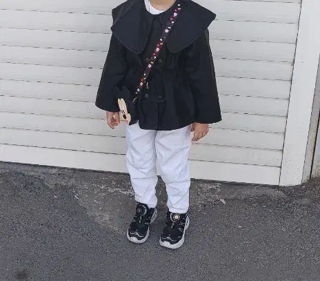 کت دخترونه|کفش و لباس بچه|میانه, |دیوار