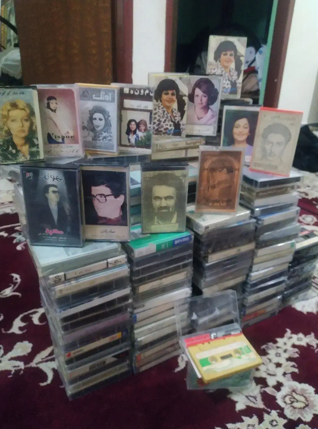 نوار کاست|کلکسیون اشیاء عتیقه|قوچان, |دیوار