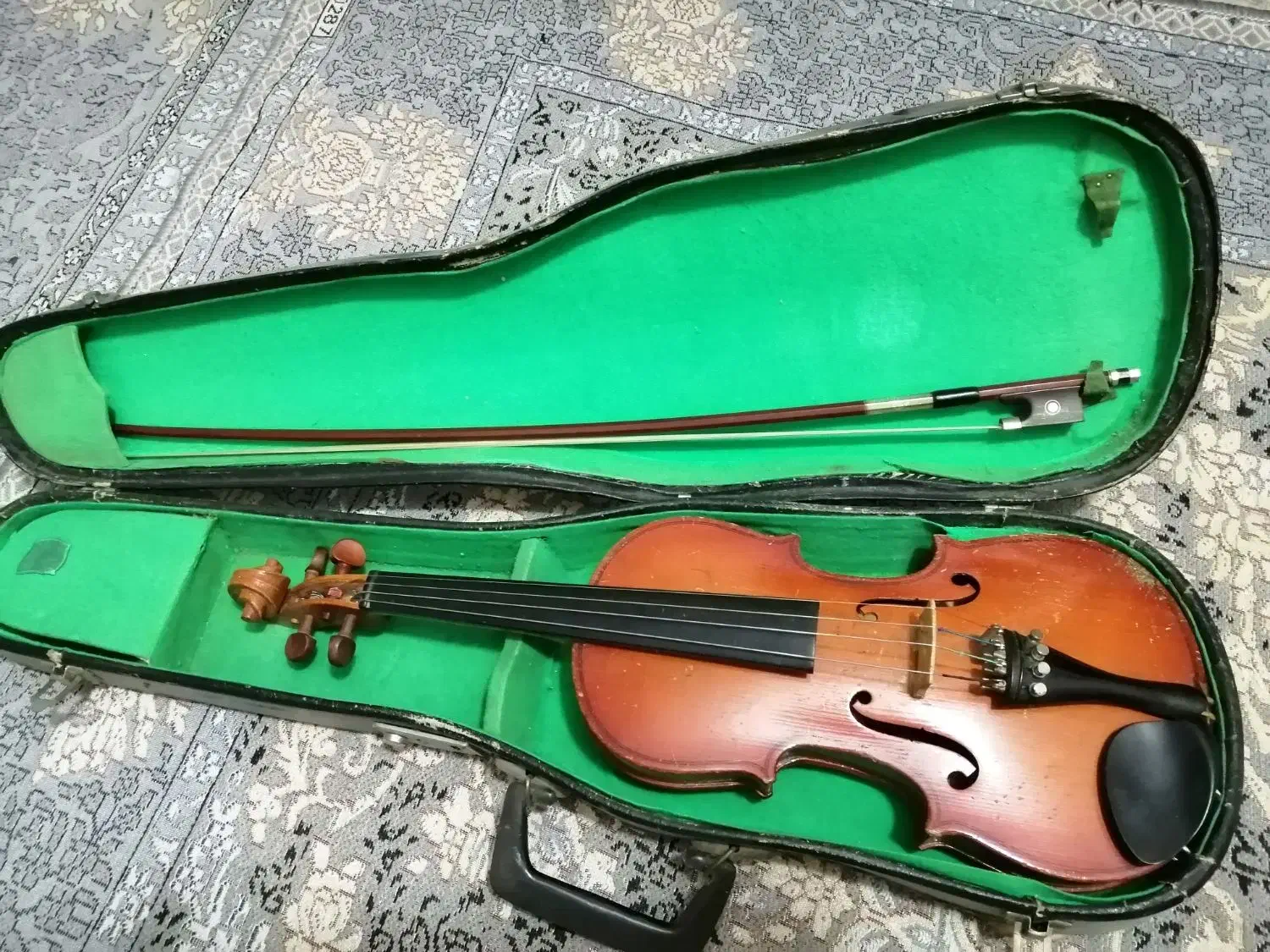 ویولن خارجی سایز 2/4 قدیمی|ویولن|قم, بکایی|دیوار