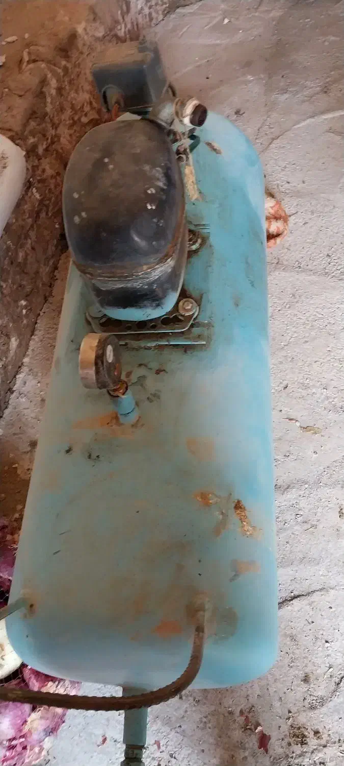 پمپ باد|ابزارآلات|کبودرآهنگ, |دیوار