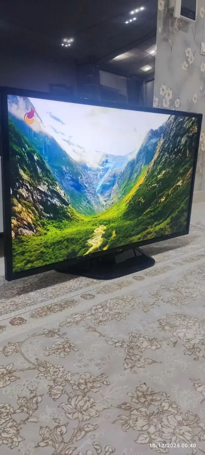تلویزیون ال جی 42 اینچ دهگلان|تلویزیون و پروژکتور|سنندج, |دیوار