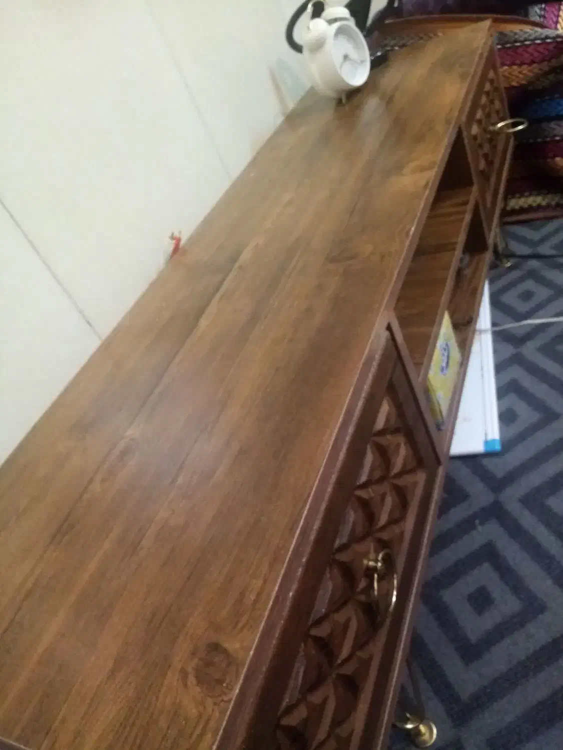 تلوزیون ومیز تلویزیون|تلویزیون و پروژکتور|قم, شاه ابراهیم|دیوار