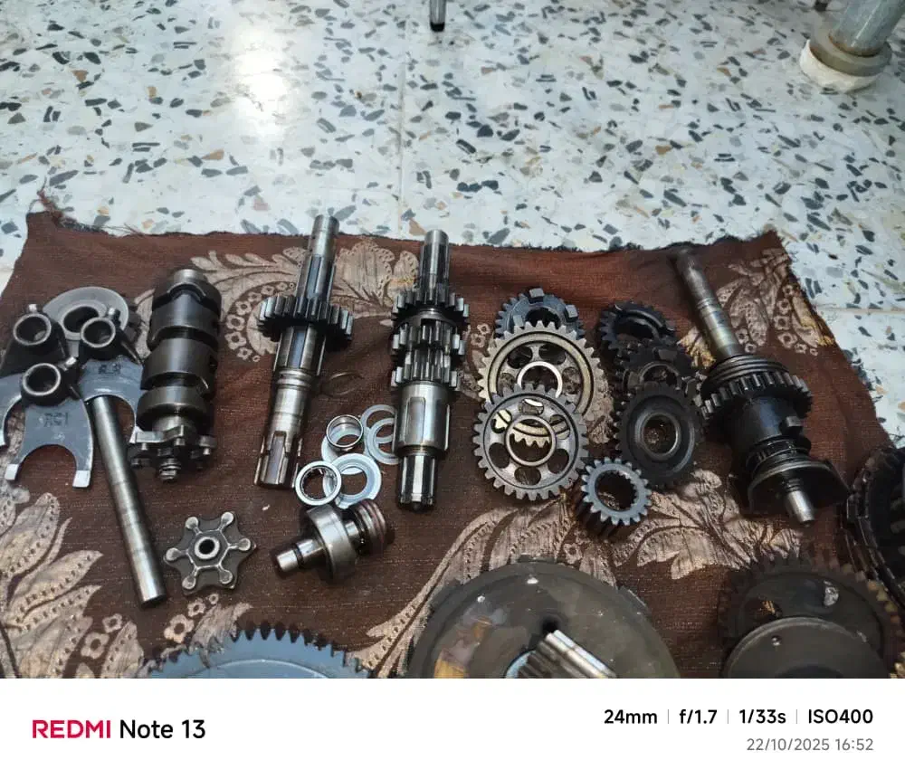 تعدادی وسایل موتورهندا۱۲۵|قطعات یدکی و لوازم جانبی|آبادان, |دیوار