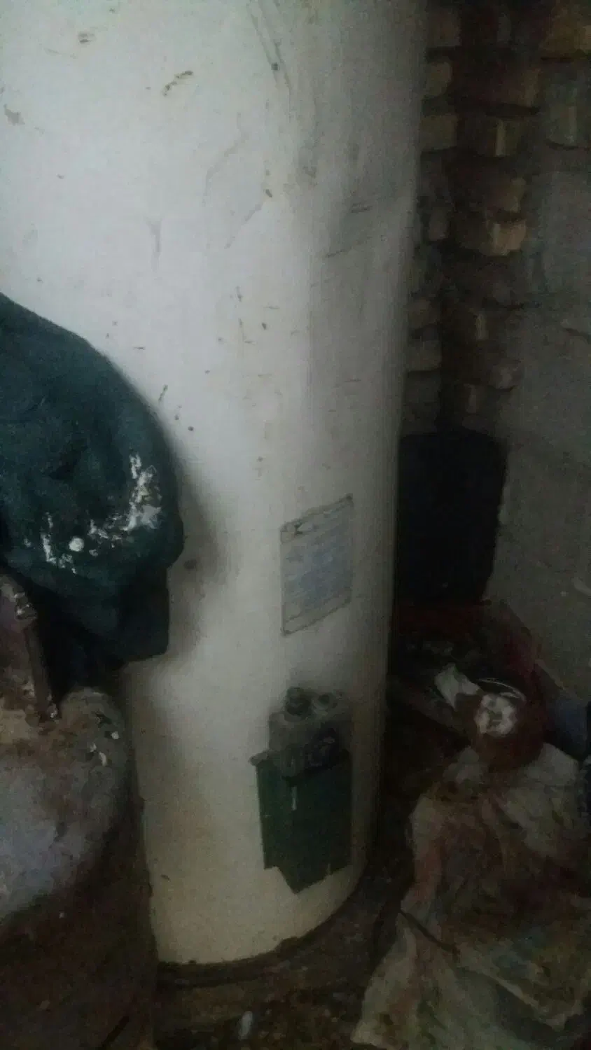 اب گرم کن گازی تمیز بزرگ|آبگرمکن، پکیج، شوفاژ|شوش, |دیوار