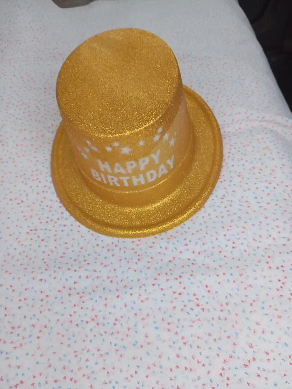 یک عدد کلاه نو تولد|کفش و لباس بچه|رشت, منظریه|دیوار