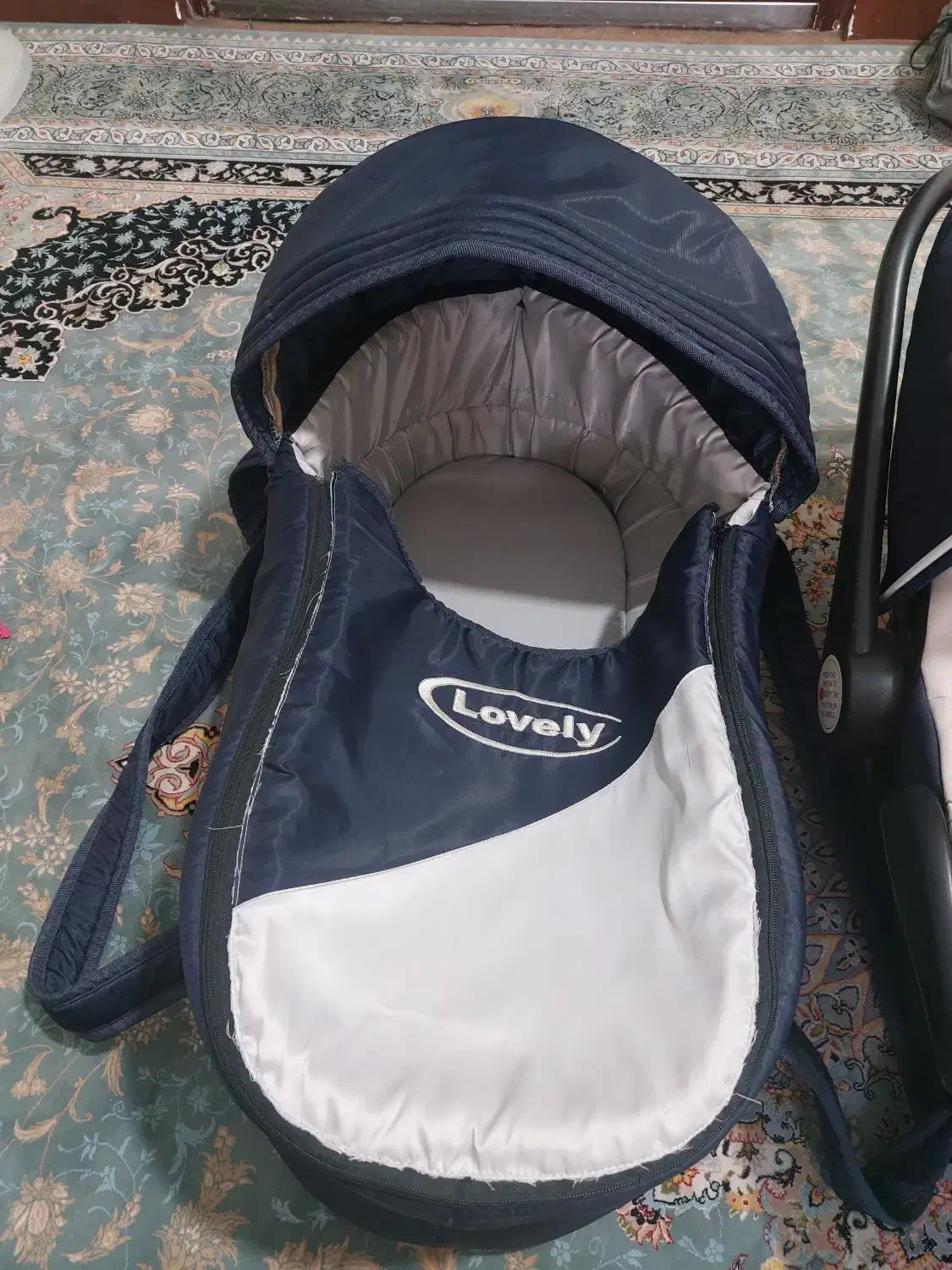 کریروساک حمل نوزاد|کالسکه و لوازم جانبی|شیراز, قلعه شاهزاده بیگم|دیوار