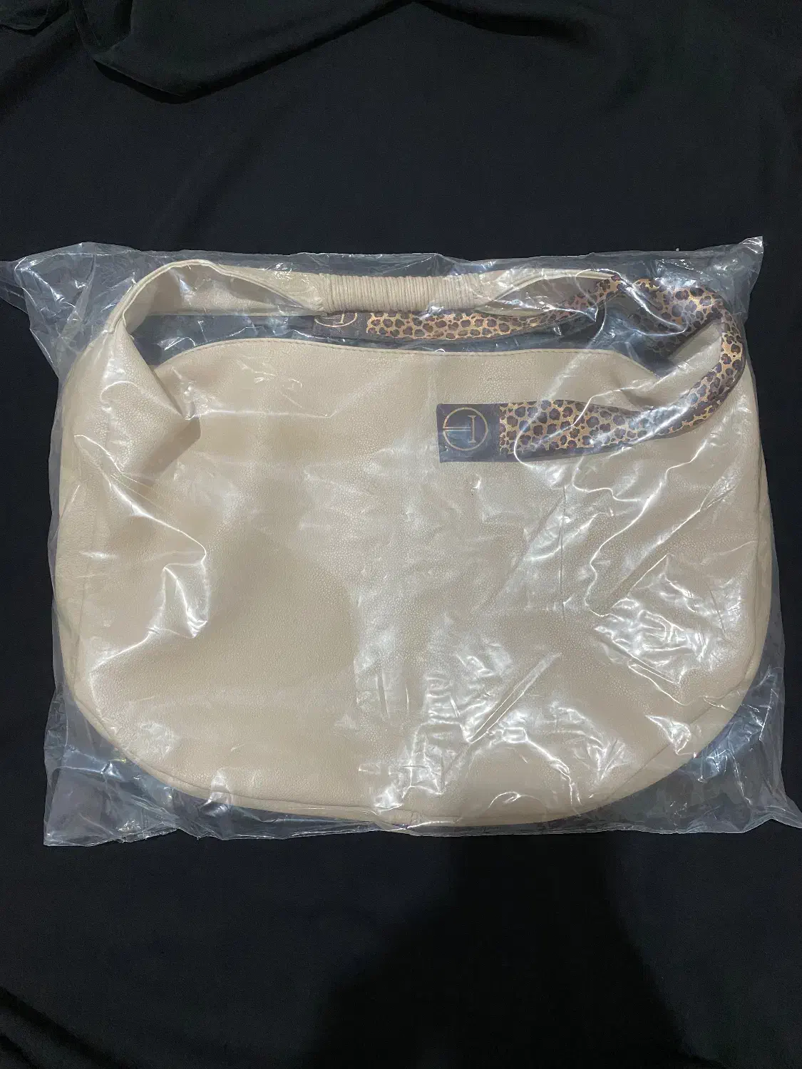 کیف|کیف، کفش، کمربند|قم, نوبهار|دیوار