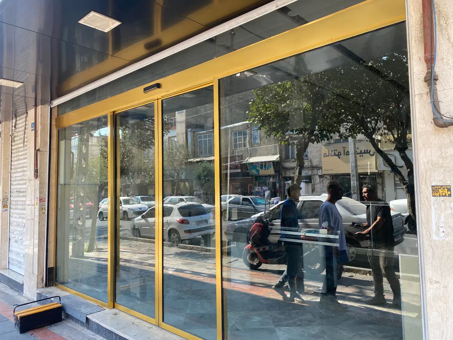 شیشه سکوریت در بهای اتوماتیک پارتیشن شیشه ای|خدمات پیشه و مهارت|زنجان, |دیوار