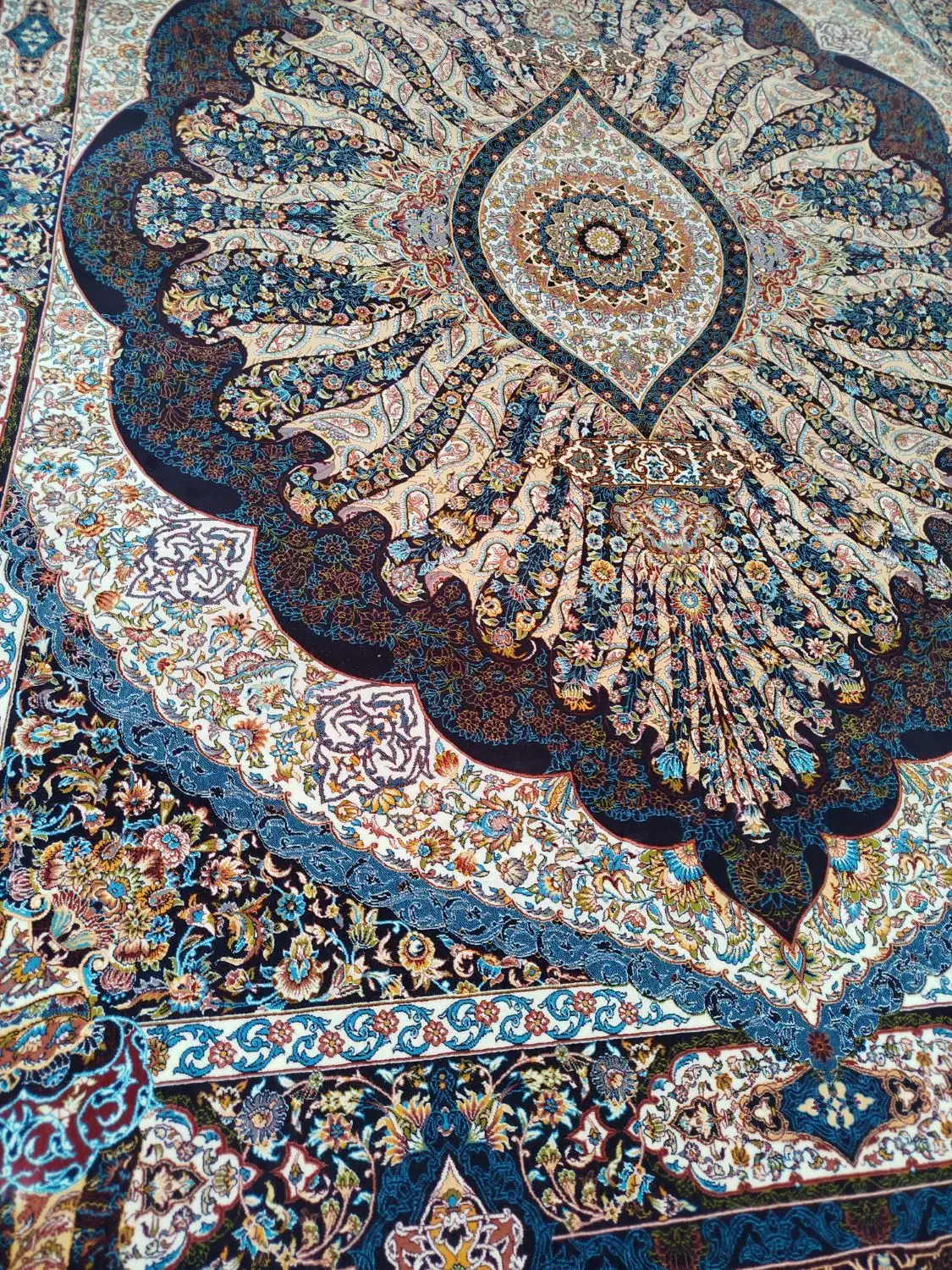 4 تخته ۱۲متری و ۱ تخته ۶ متری|فرش|قم, نیروگاه|دیوار