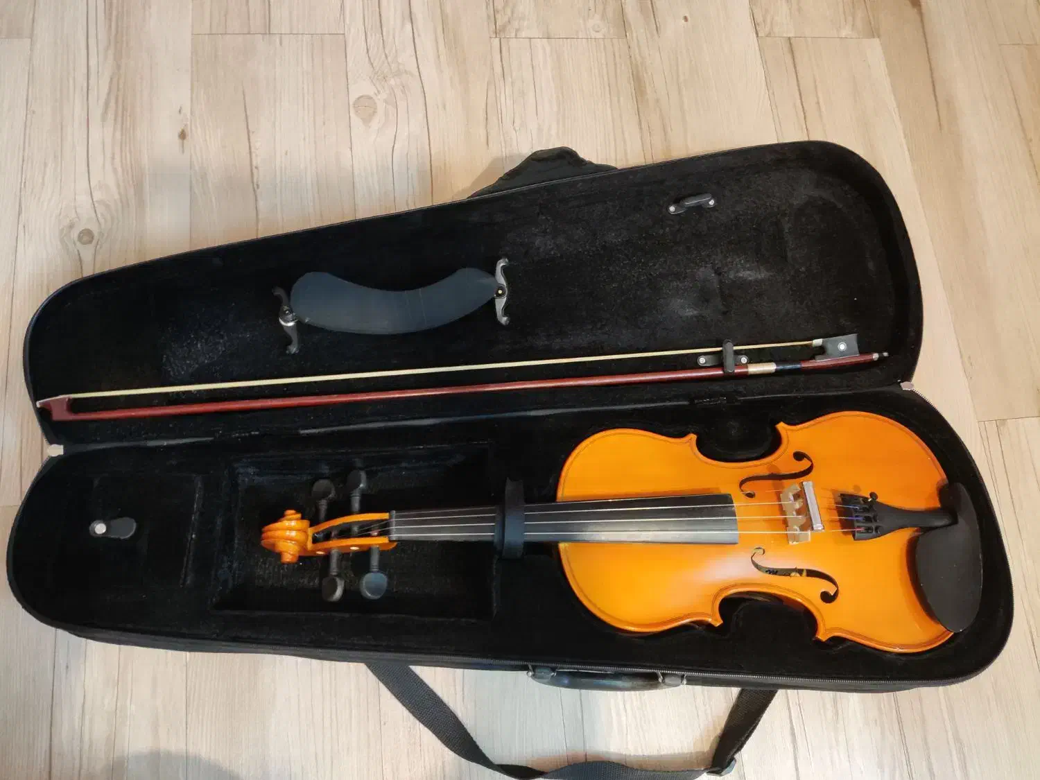 ویولن|ویولن|سبزوار, هویزه|دیوار