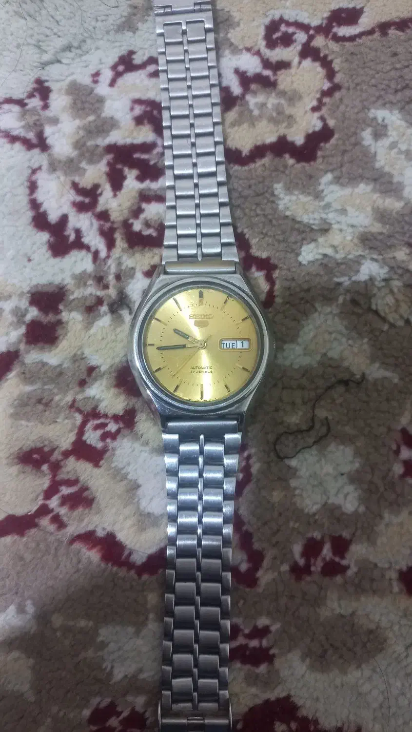 ساعت سکو ۵|ساعت|قم, حکمت شمالی|دیوار