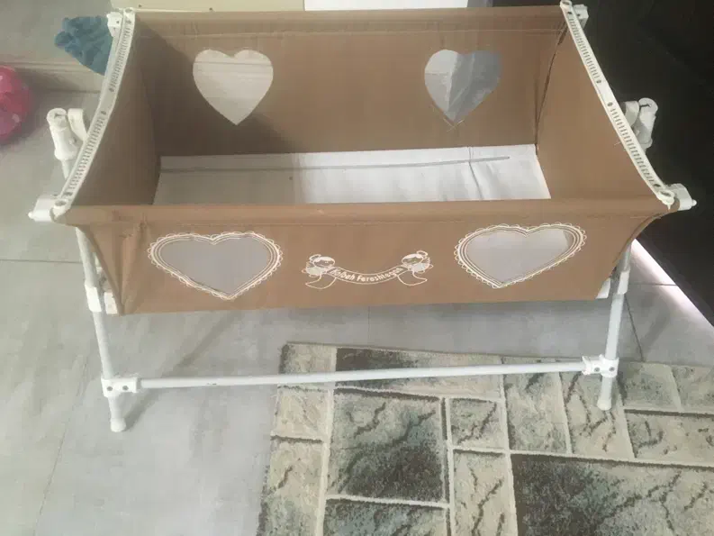 گهواره|تخت و صندلی بچه|کردکوی, |دیوار