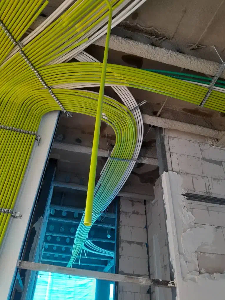 نیروی برقکار نیمه ماهر و وردست نیازمندیم|استخدام معماری، عمران و ساختمانی|چالوس, |دیوار