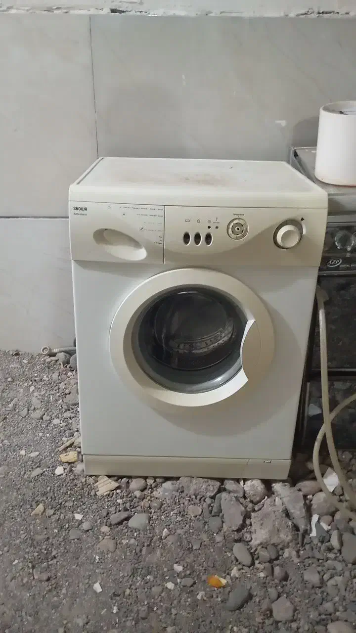 ماشین لباس شویی|ماشین لباسشویی و خشک‌کن لباس|میانه, |دیوار