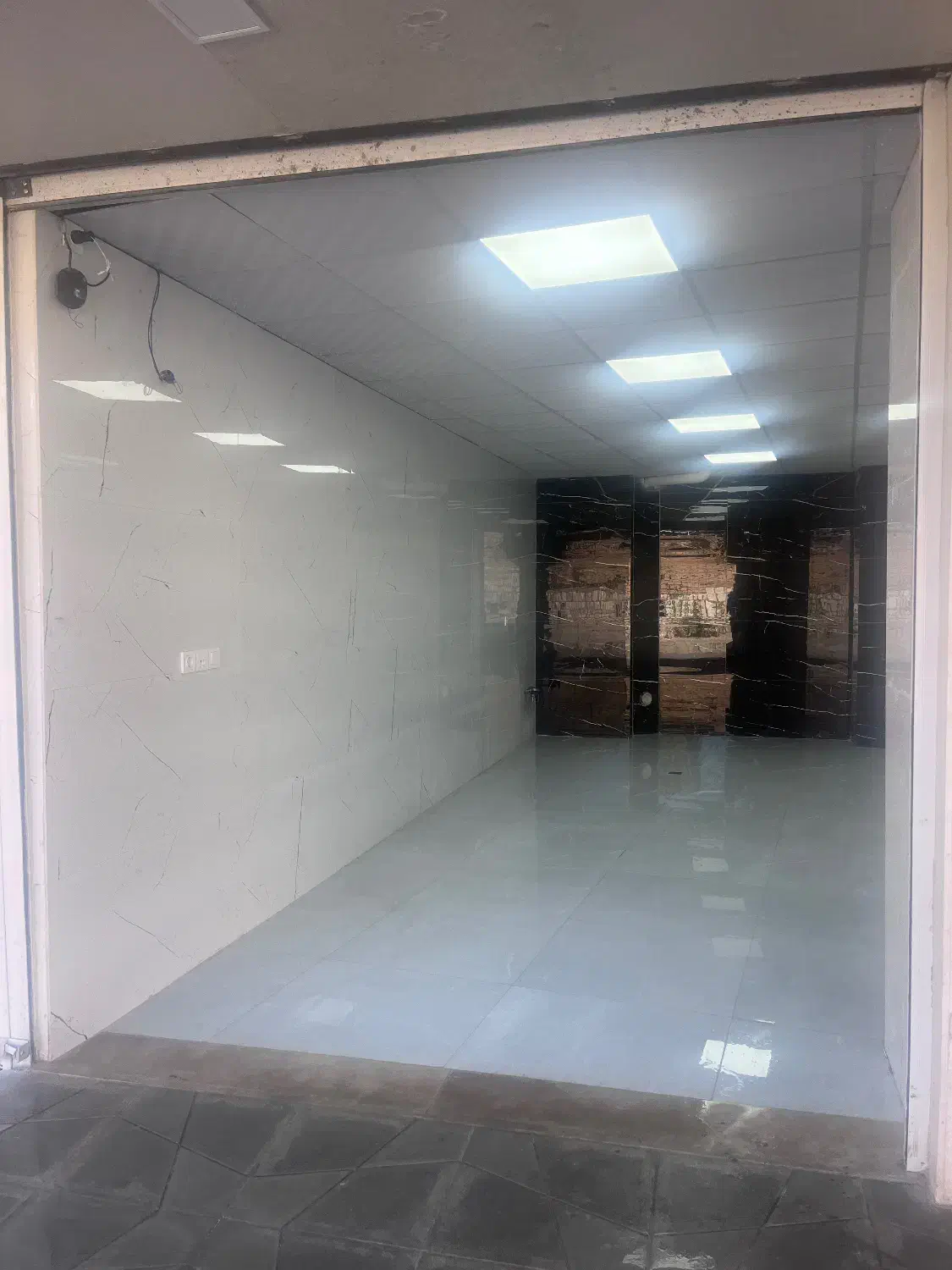 معازه جهت انباری وپارکینگ|اجارهٔ مغازه و غرفه|کنگاور, |دیوار