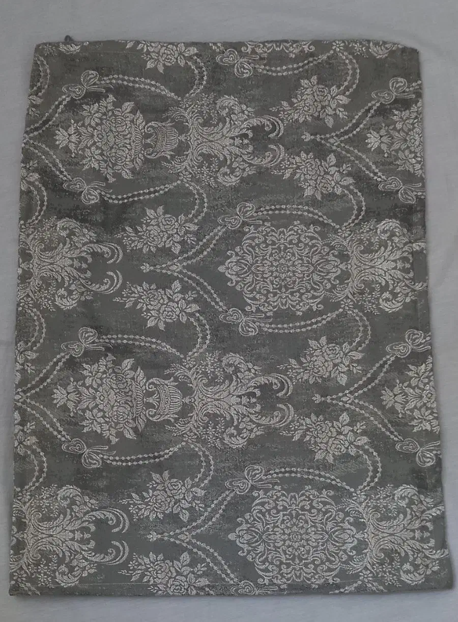 رو بالشتی|رختخواب، بالش، پتو|گالیکش, |دیوار