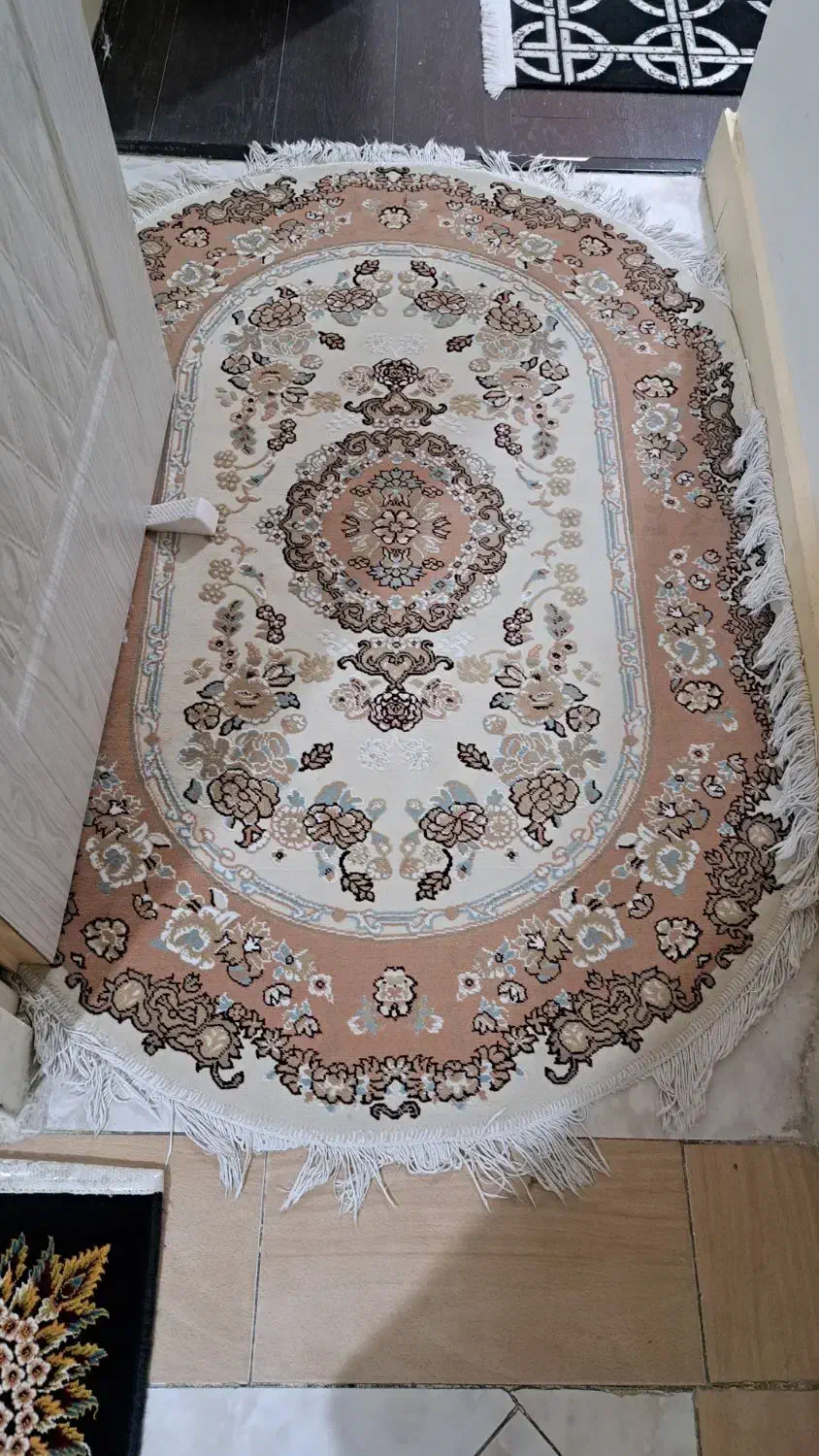 ۲ عدد فرش یک در یک و نیم|فرش|ملارد, |دیوار