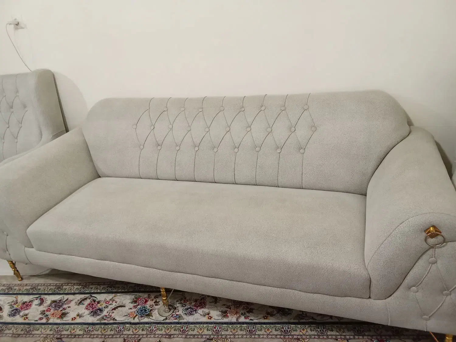 فقط معاوضه با چستر رنگ تیره  نونو هستن|مبلمان خانگی و میز عسلی|قرچک, شهرک طلائیه|دیوار