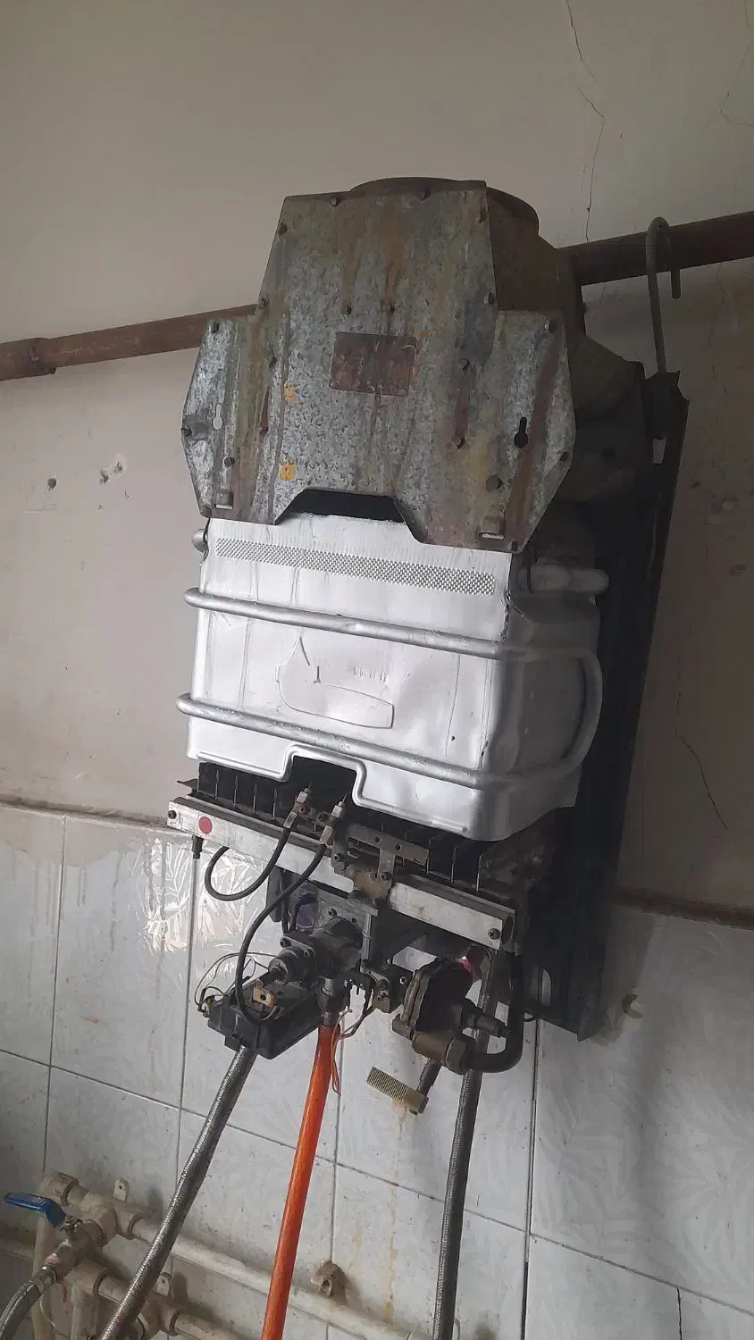 ابگرم کن دیواری۳۲۱۵|آبگرمکن، پکیج، شوفاژ|خوی, |دیوار