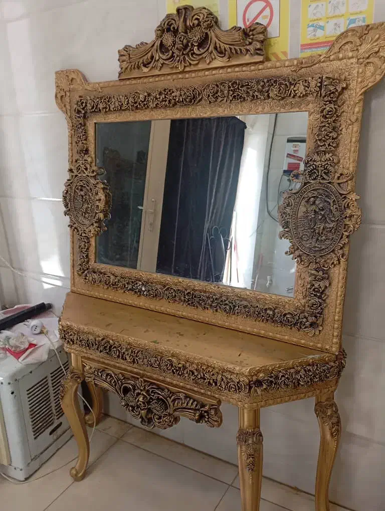 آینه و کنسول طلایی مناسب ارایشگاه و منزل|آینه|کرمانشاه, |دیوار