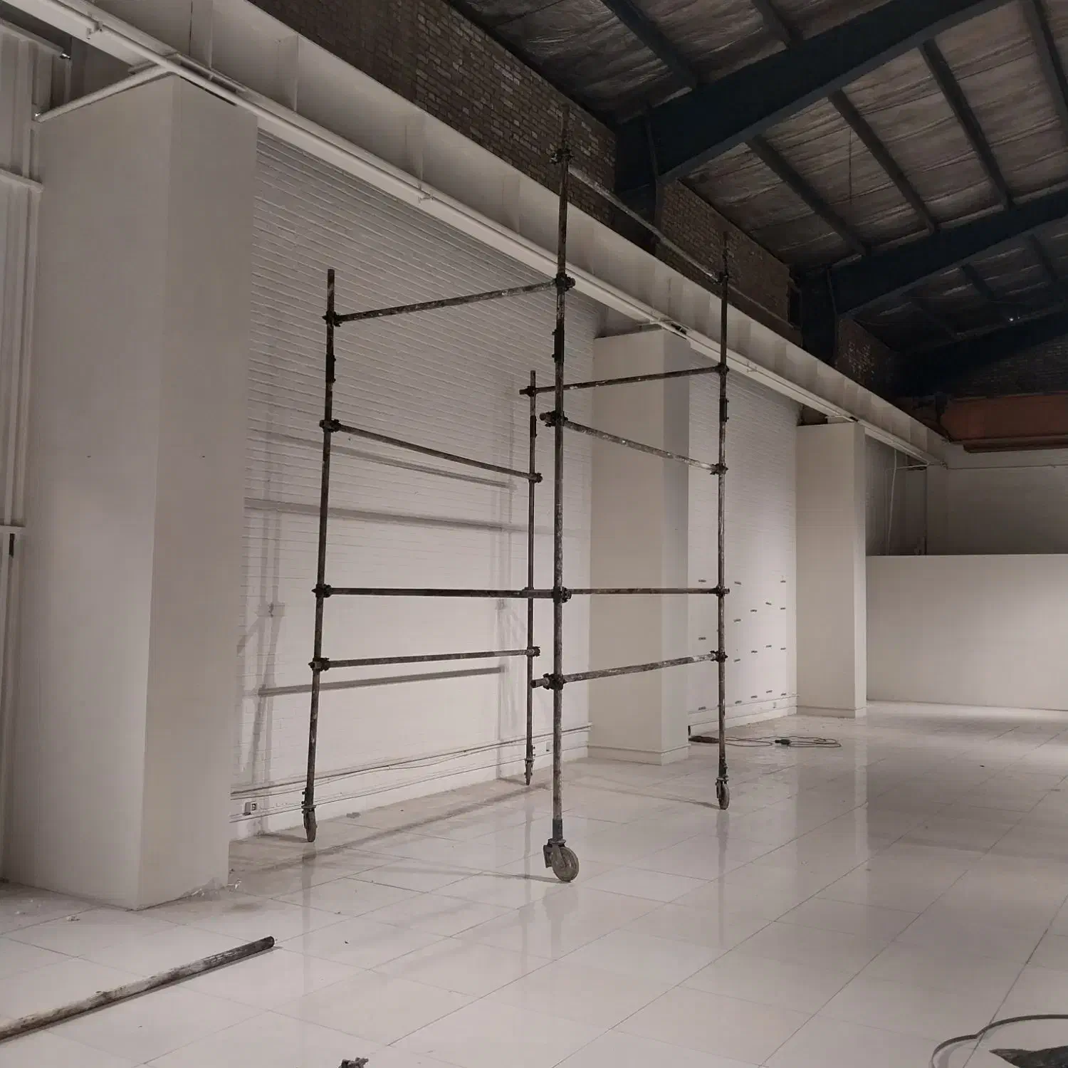 داربست فلزی نما چهارپایه تالبو بنر|خدمات پیشه و مهارت|تهران, یافت آباد شمالی|دیوار