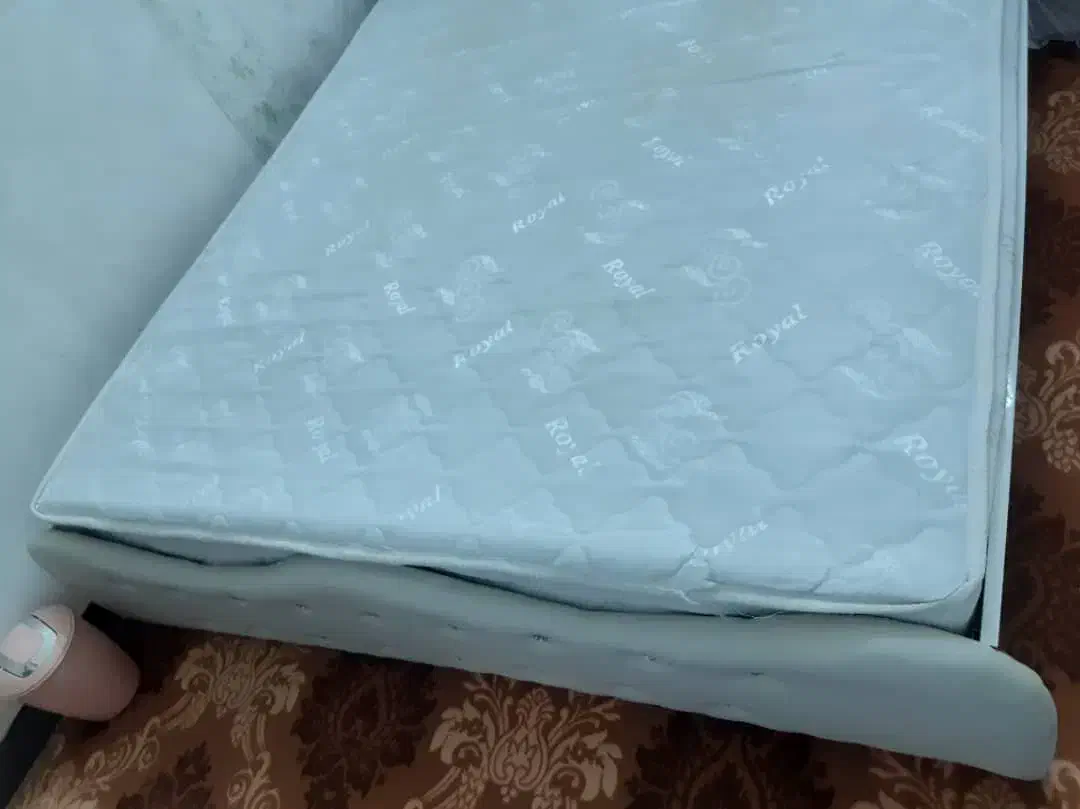 فروش فوری سرویس خواب با تشک رویال|تخت و سرویس خواب|بروجرد, |دیوار