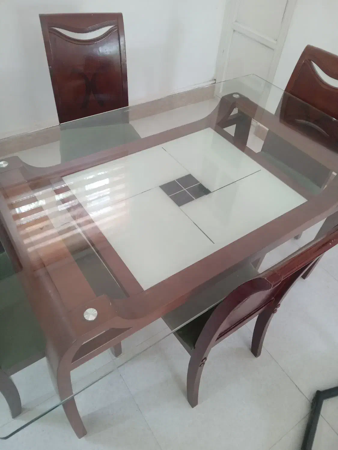 نهار خوری چهارنفره|میز و صندلی غذاخوری|عنبران, |دیوار