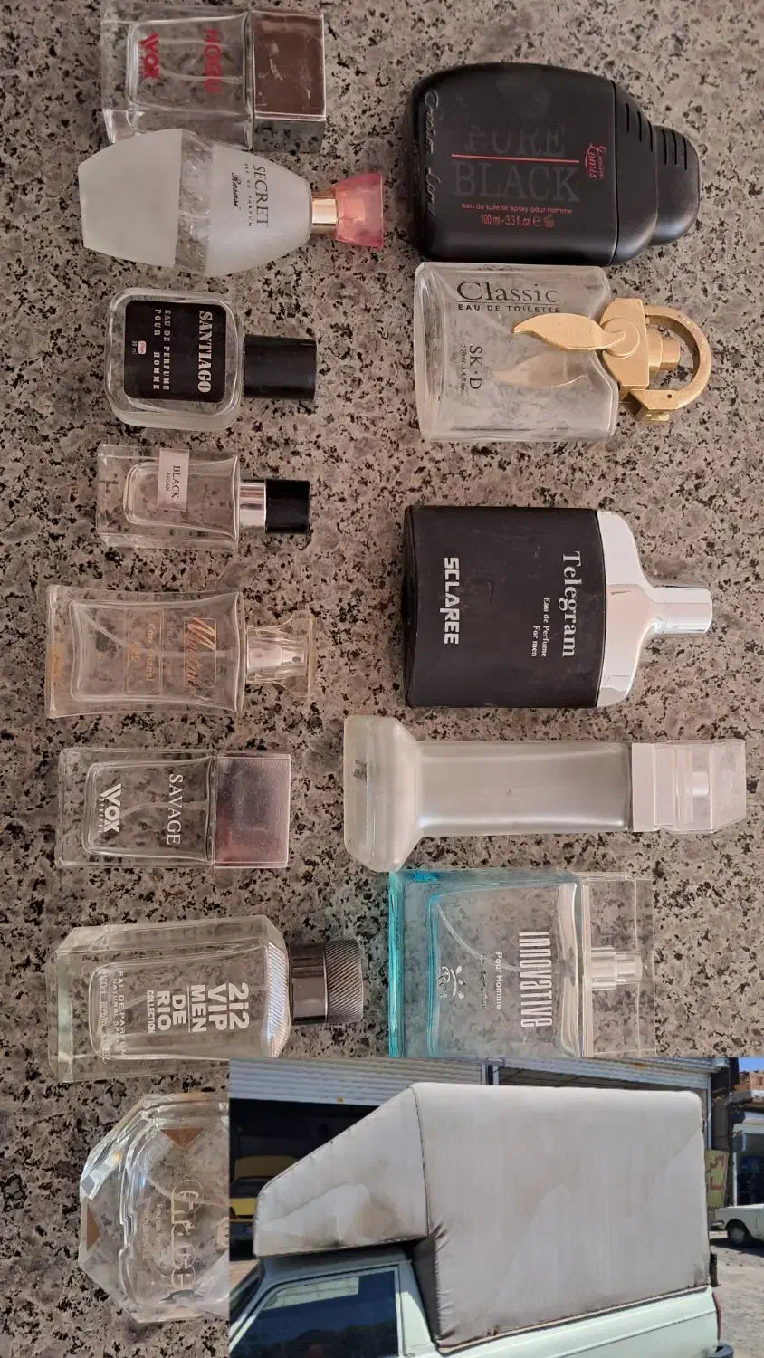 شیشه های خالی و تصویر داخل عکس فروش|آرایشی، بهداشتی، درمانی|سبزوار, هویزه|دیوار