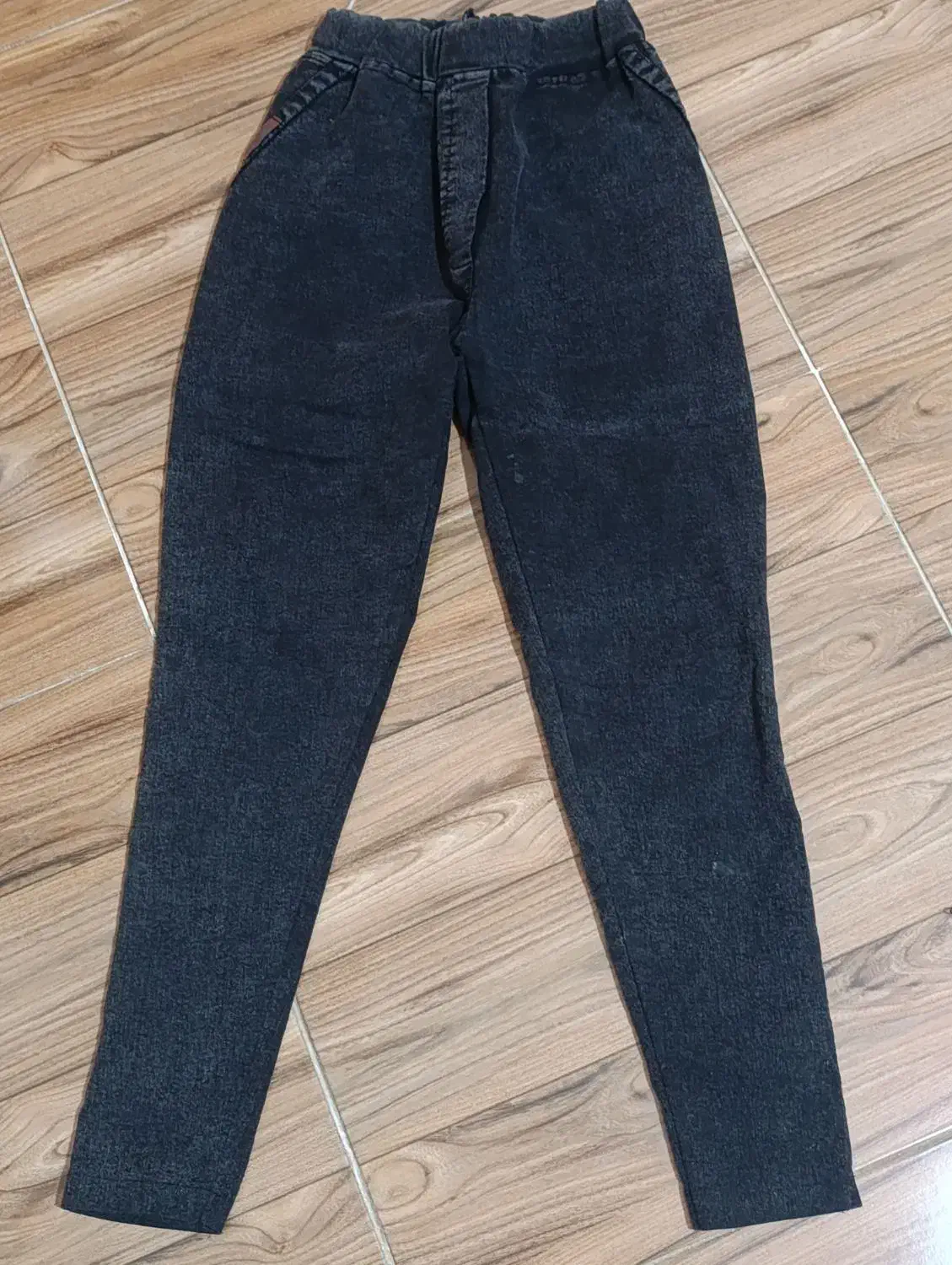 شلوار لی|لباس|میانه, |دیوار