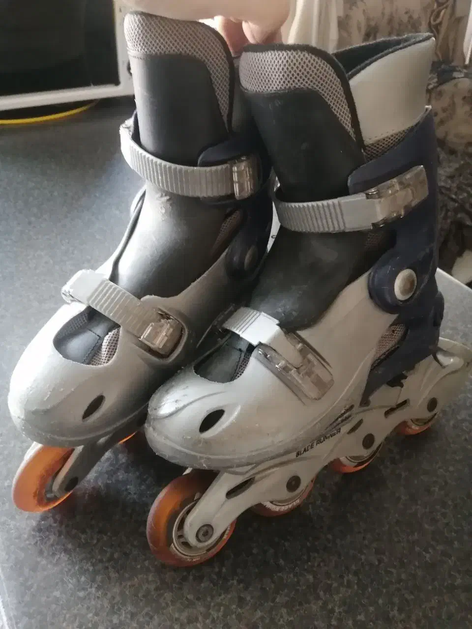 کفش اسکیت ۳۸تا۴۰|دوچرخه، اسکیت، اسکوتر|کرمانشاه, |دیوار