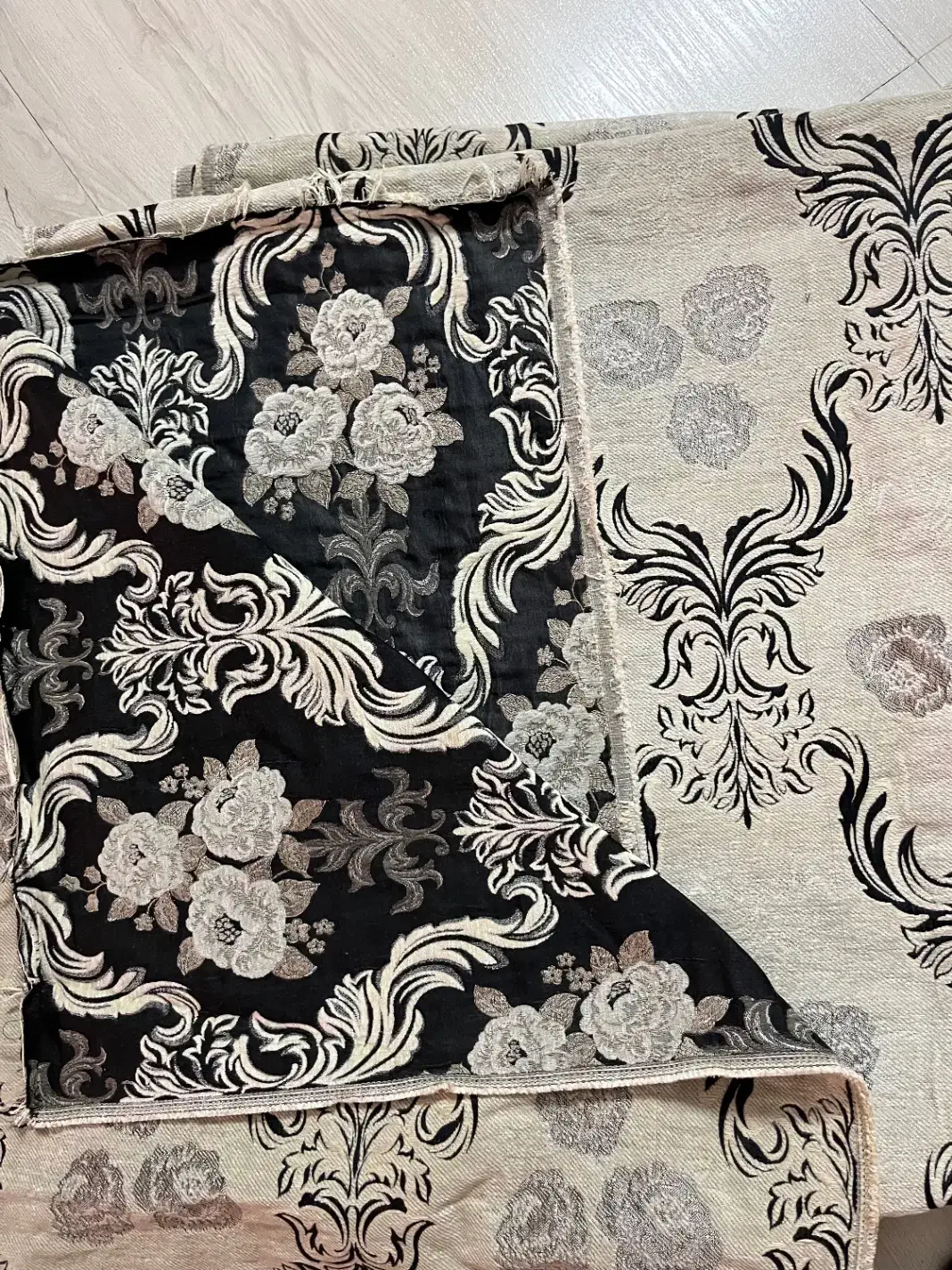 پارچه مخملی رو مبلی خیلی ضخیم و دو رو|لوازم خیاطی و بافتنی|تهران, فاطمی|دیوار