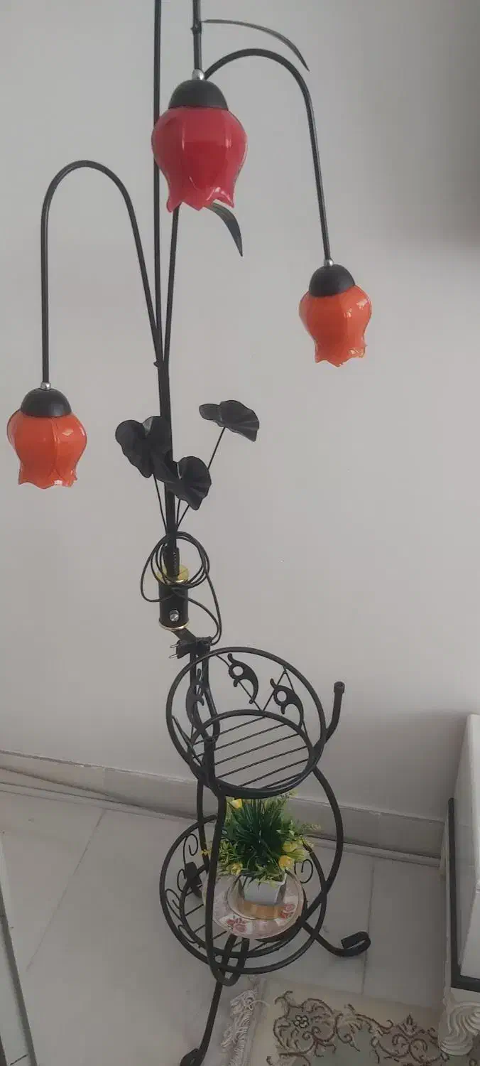 آباژور کاملا سالم میز تلفن وزیرش جا گلدانی|چراغ خواب و آباژور|ارومیه, |دیوار