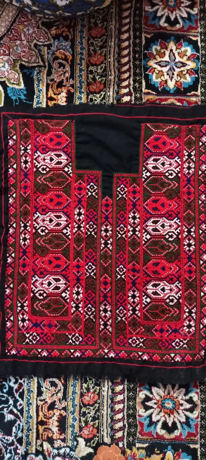 زی استین قرمز|لباس|زاهدان, |دیوار