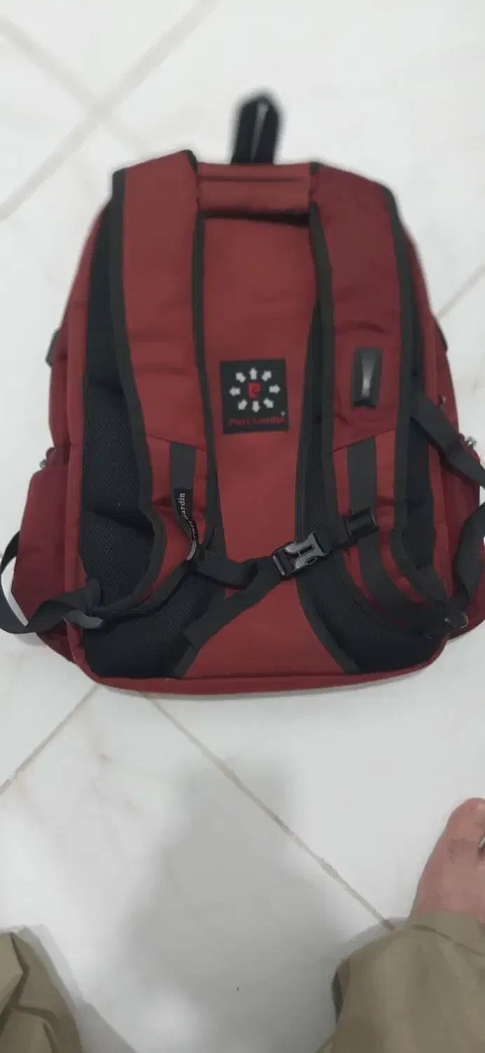 کوله پستی زد آب پیر گاردین جنس خوب در حد نوع|کیف، کفش، کمربند|رشت, تازه آباد|دیوار